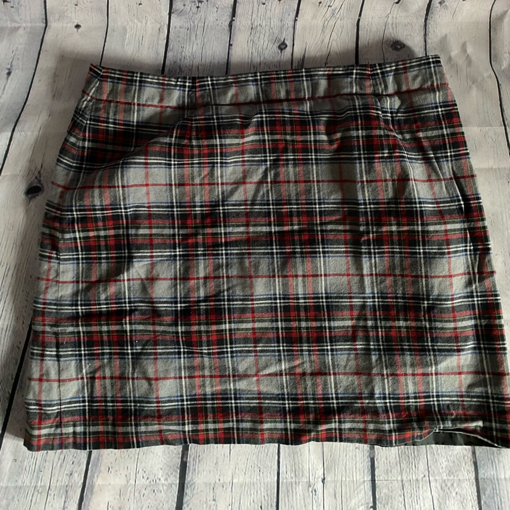 Tommy Hilfiger Red and Gray Plaid Mini Skirt - Picture 3 of 4